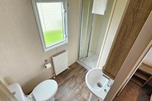 Et badeværelse på 2 bed 2 ensuite Holiday Home + 5 billeder