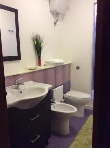 A bathroom at B&B Via Dei Templi