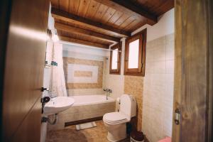 Imagen de la galería de Trikalioti's Lush Estate Apartments, en Palouki