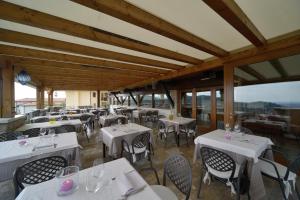 A restaurant or other place to eat at Hotel Ristorante Da Tullio