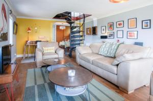 Gallery image of Holm Oak Cottage - 3 Bedroom Cottage - Reynoldston in Reynoldston