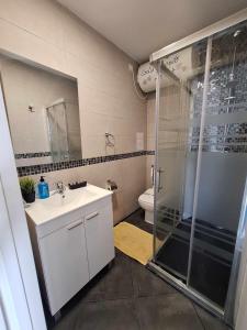 Łazienka w obiekcie Casa Zoe - Apartamentos en Suite Budha - Buenas vibras! Edificio #LasNaciones