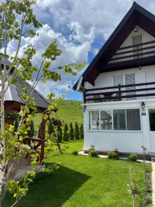 גינה חיצונית ב-Guest House SARA