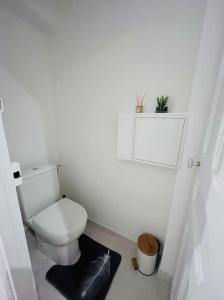 Ένα μπάνιο στο Appartement T2 aux portes de Paris