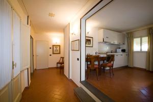 Kuchyňa alebo kuchynka v ubytovaní Palazzo Gamba Apartments al Duomo
