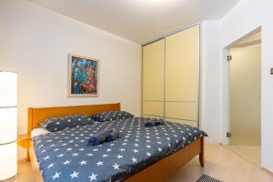 Posteľ alebo postele v izbe v ubytovaní Castle Vista Getaway, Free Parking