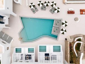 A piscina localizada em Croco Mykonos ou nos arredores
