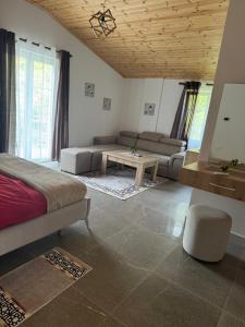 Posezení v ubytování Qyteza Guest House & Camping