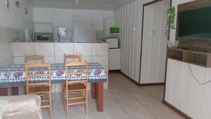 Gallery image of Casa na praia com piscina pontal do Paraná in Pontal do Paraná