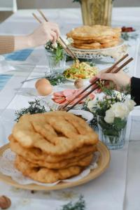 the country house内部或周边提供的食物