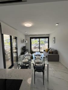O zonă de relaxare la Casa Ana-Luisa (Villamartin - Luxury Holiday Apartment)