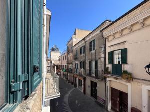 an alley in an old town with buildings at B&B Il Dinamico in Guardiagrele