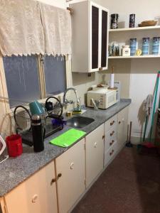 Η κουζίνα ή μικρή κουζίνα στο Hermoso Apartamento excelente ubicación !