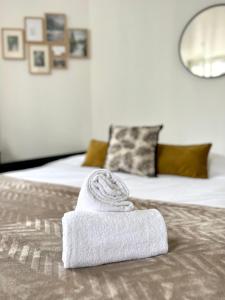 Postel nebo postele na pokoji v ubytování Le Duhamel, Rennes centre gare + 6 fotografií