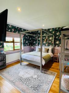Кровать или кровати в номере Carnbore House BnB