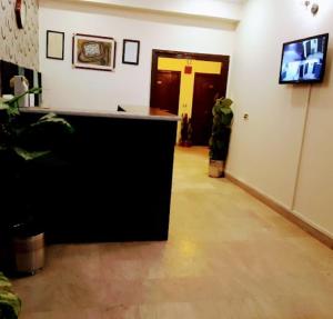 Μια τηλεόραση ή/και κέντρο ψυχαγωγίας στο Khyber Hotel