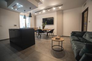 Μια τηλεόραση ή/και κέντρο ψυχαγωγίας στο Suite Piazza Mazzini 90 MQ 5