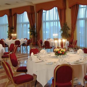 Restaurace v ubytování L'Amitié Hôtel N'Djamena + 37 fotografií