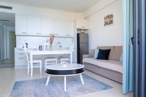 Η κουζίνα ή μικρή κουζίνα στο Aja's Apartment