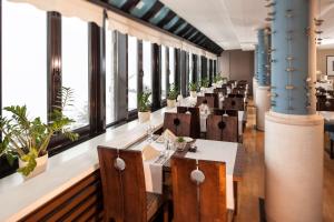 贝阿滕贝格/因特拉肯多里安布吕姆利斯山酒店餐厅或其他用餐的地方