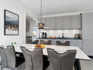 Cucina o angolo cottura di Apartment Eicke - 400m from the sea by Interhome