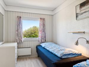 Postel nebo postele na pokoji v ubytování Apartment Bratko - 300m from the sea by Interhome