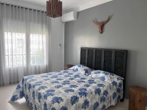 Superbe étage de villa vue sur mer客房内的一张或多张床位
