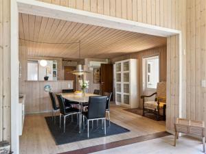 Posezení v ubytování Holiday Home Myriam - 50m from the sea by Interhome