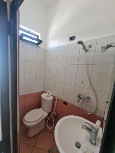 Koupelna v ubytování Hotel La Villa + 37 fotografií