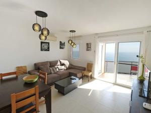 Posedenie v ubytovaní Apartment Ona de Mar by Interhome