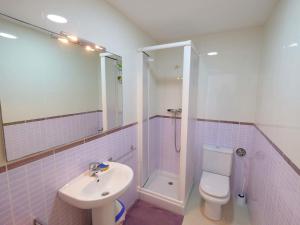 Kúpeľňa v ubytovaní Apartment Ona de Mar by Interhome