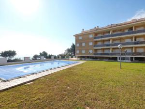 Bazén v ubytovaní Apartment Ona de Mar by Interhome alebo v jeho blízkosti