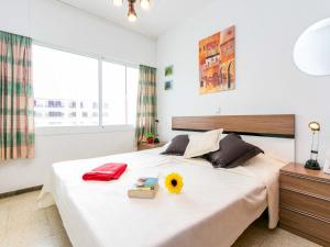 Postel nebo postele na pokoji v ubytování Apartment Roses Holiday Center-19 by Interhome