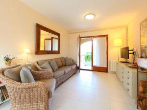 Posedenie v ubytovaní Holiday Home Mas Rovira 8 by Interhome