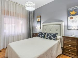 Posteľ alebo postele v izbe v ubytovaní Holiday Home Villa San Vicente by Interhome