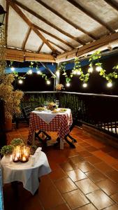 Hotel Campestre Casona del Camino Real餐厅或其他用餐的地方