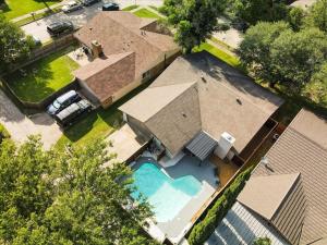 Πισίνα στο ή κοντά στο Spacious Bright and Modern Home with Pool