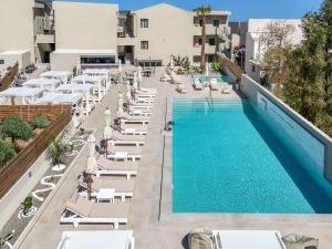 Bazén v ubytování Meramaglia Hotel nebo v jeho okolí