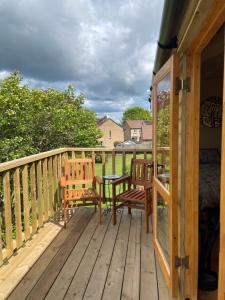 Balkon ili terasa u objektu Stylish Shepherds Hut with Amazing Views