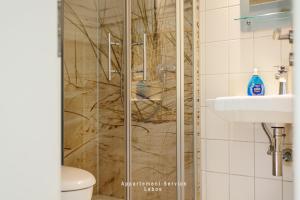 Ένα μπάνιο στο Bellevue W06 +18 φωτογραφίες
