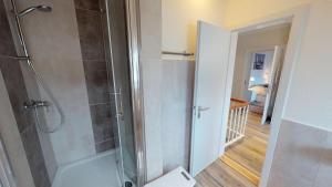 Vannituba majutusasutuses Haus Friedrichstr. 16 +28 fotot