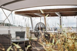 พื้นที่นั่งเล่นของ Hausboot Canoga