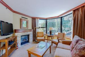 Et tv og/eller underholdning på Resort at Squaw Creek's 605 & 607