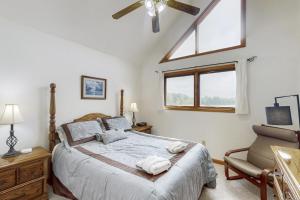 Postel nebo postele na pokoji v ubytování 4 Bed 4 Bath Vacation home in Mineral