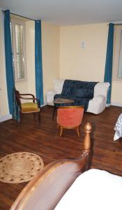 Gallery image of Les Chambres du Cheval Blanc in Allassac