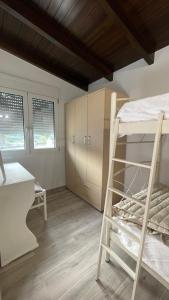 En eller flere senge i et værelse på Gesthimani's Residence + 18 billeder