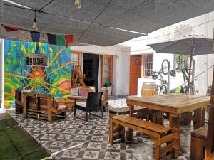 Uma área de estar em Hostal Vitalia