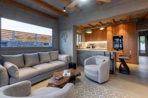 Imagen de la galería de Osmio Luxury Residence, en Adamas