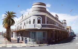 Tòa nhà nơi khách sạn tọa lạc