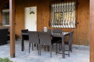 Фотография из галереи Makri Beach Villa в городе Макри
